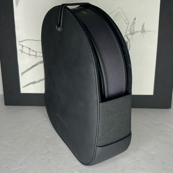 Urbanista Los Angeles Solar Powered Active Bluetooth Headphones - Picture 11 of 16